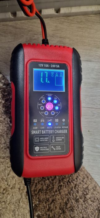 Автоматическое импульсное зарядное устройство новое на авто,мото и др