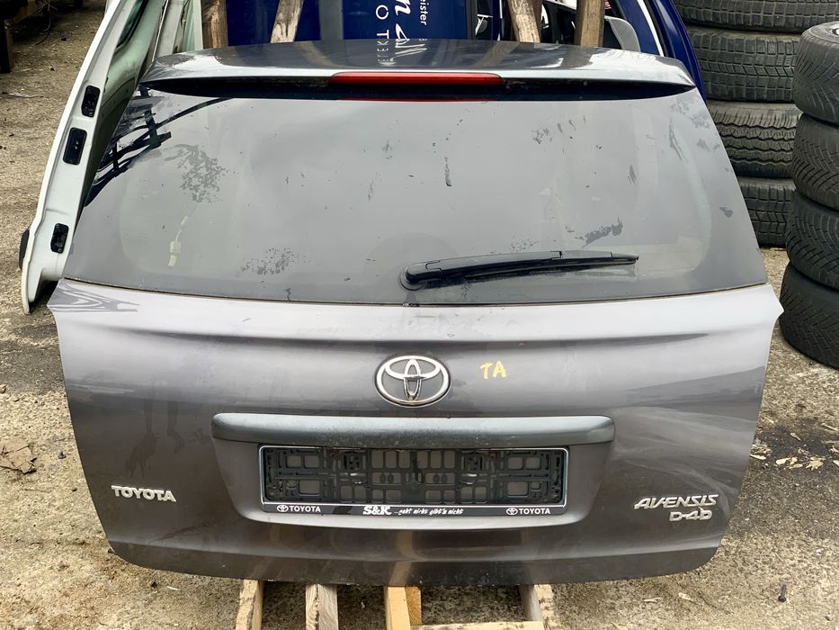 Ляда кришка багажника Toyota Avensis T25 2003-2009 Тойота авенсіс