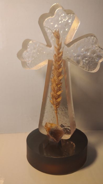 Унікальний декоративний хрест із  смоли з натуральним пшеничним колос
