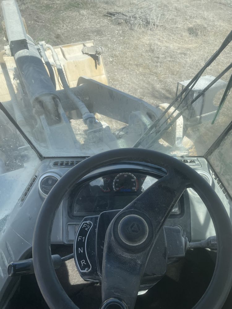 Фронтальний навантажувач XCMG LW300KN 2018
