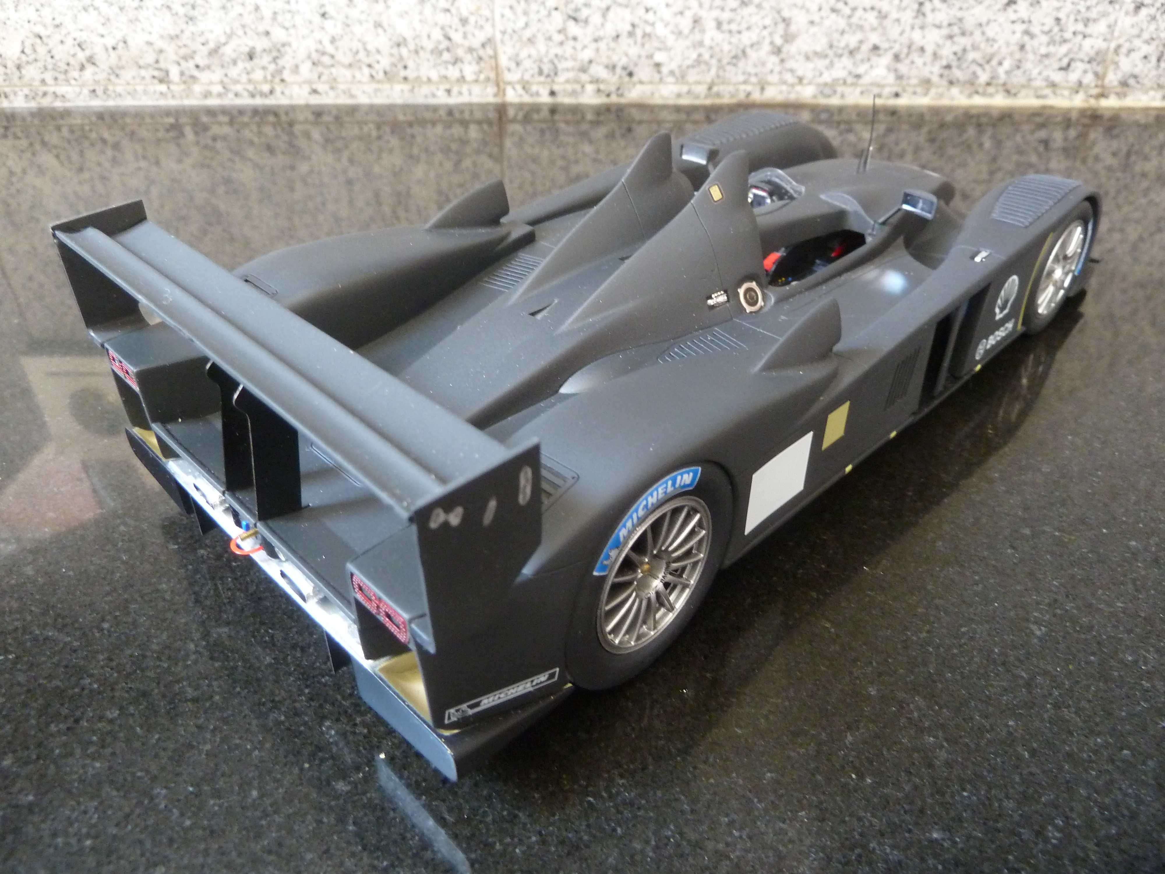 1:18 Spark, Audi R10 TDI, Test Car 2006 AutoArt Minichamps