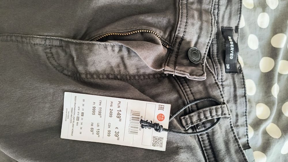 Spodnie męskie Reserved 32