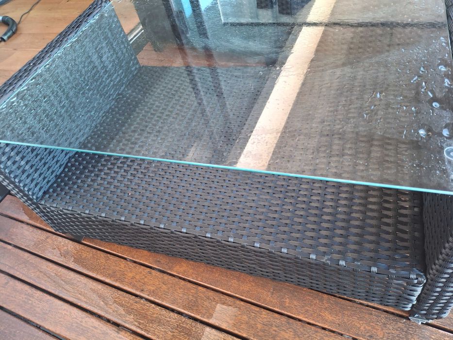 Cadeiras de jardim e mesa de exterior