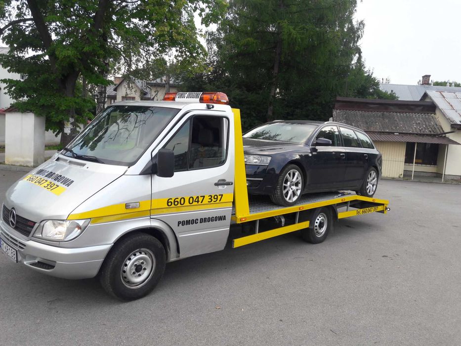 Pomoc drogowa Laweta Krosno autoholowanie transport autolaweta