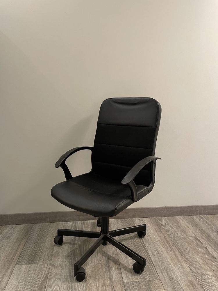 Офісне крісло RENBERGET IKEA