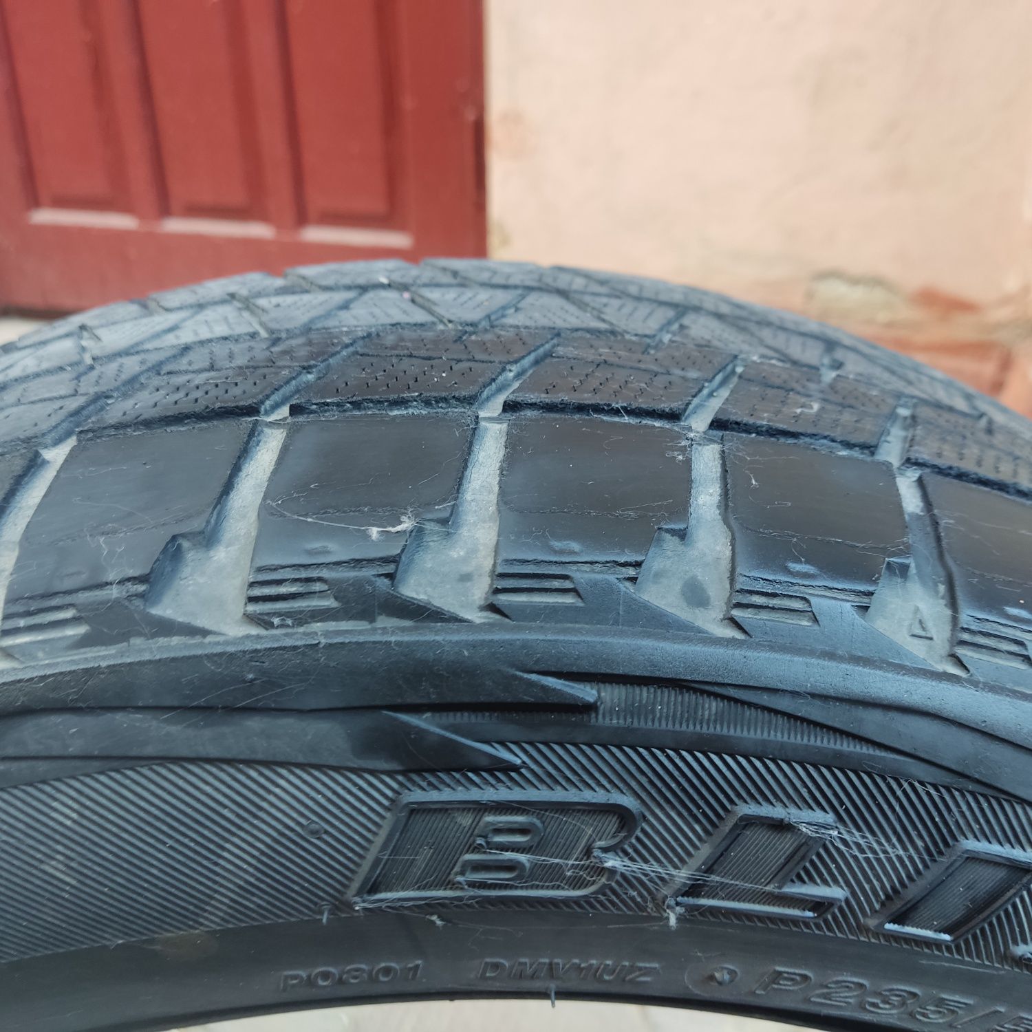 Шини зимові Bridgestone Blizzak 235/55 R19 2 шт без шипів