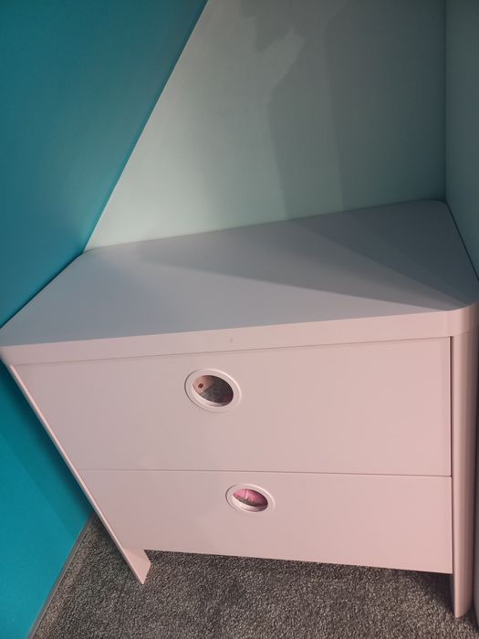 Komoda z ikea różowa
