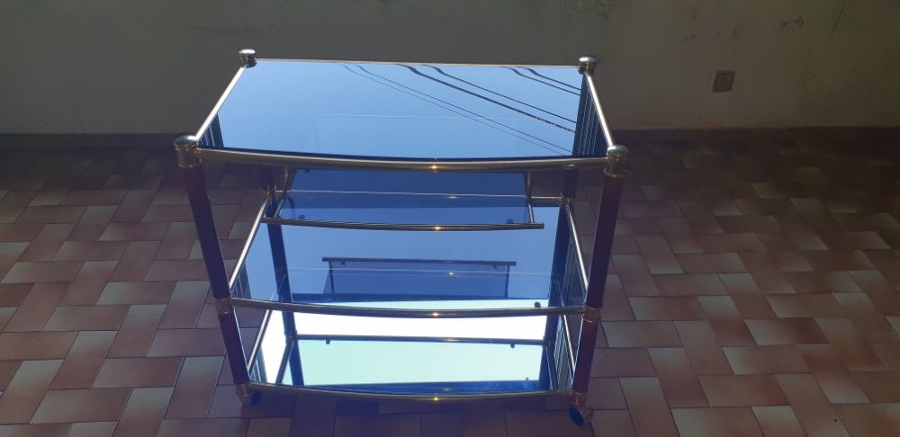 Mesa de TV em vidro