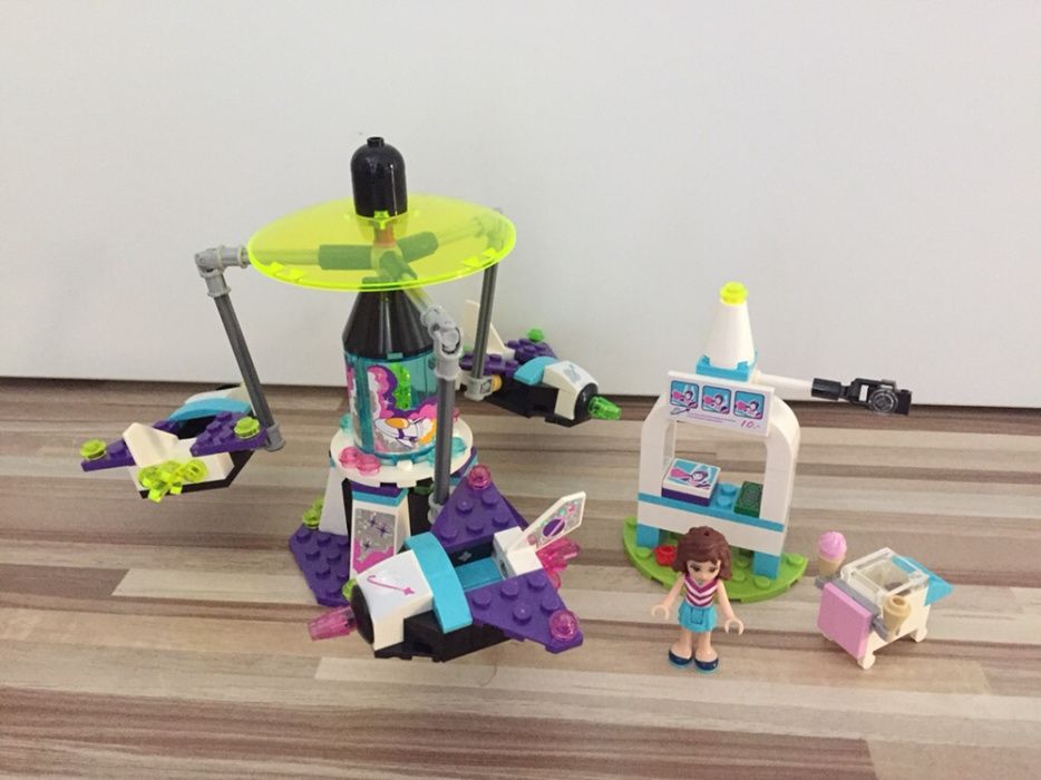 Kosmiczna karuzela Lego Friends LEGO