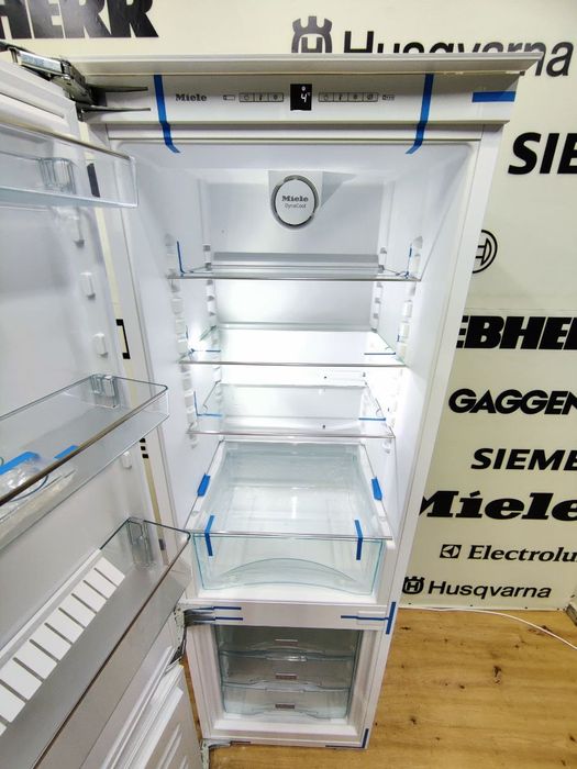 MIELE™ KF37233iD. Вбудований холодильник. Дотяжки. Виставка! 2020 рік