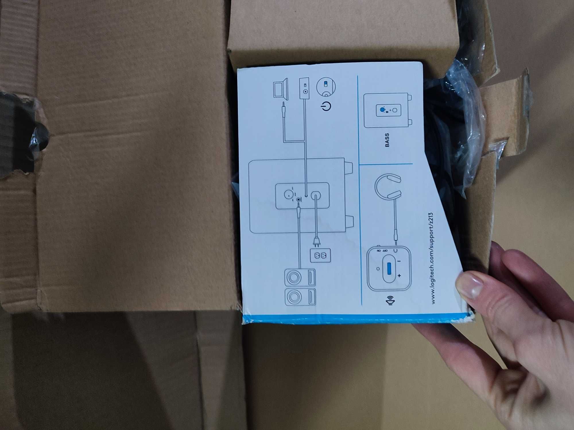 Акустична система Logitech Z213, колонки