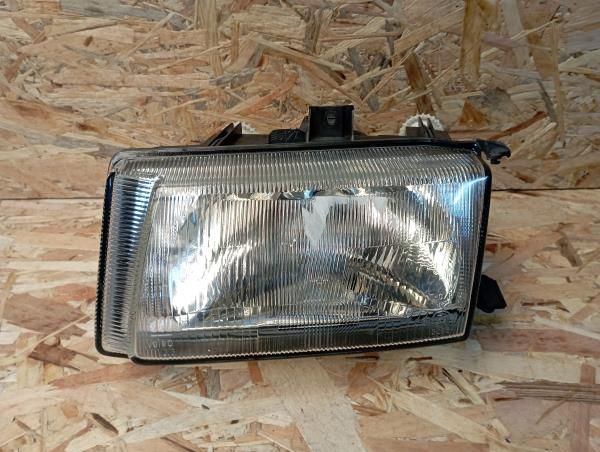 Ótica / farol esquerda VOLKSWAGEN Polo Classic (6V2)