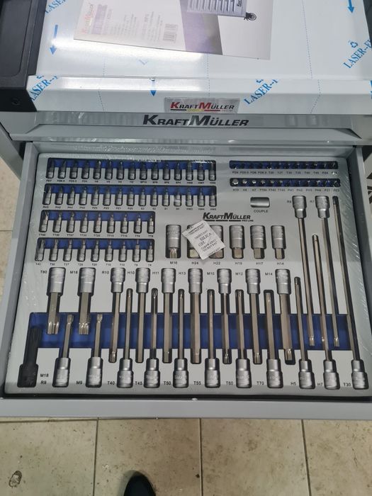 Carrinho de ferramenta de 8 gavetas vazio