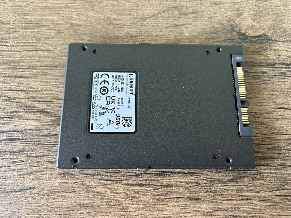 SSD Kingston 1TB (960gb). Идеал, почти не использовался.