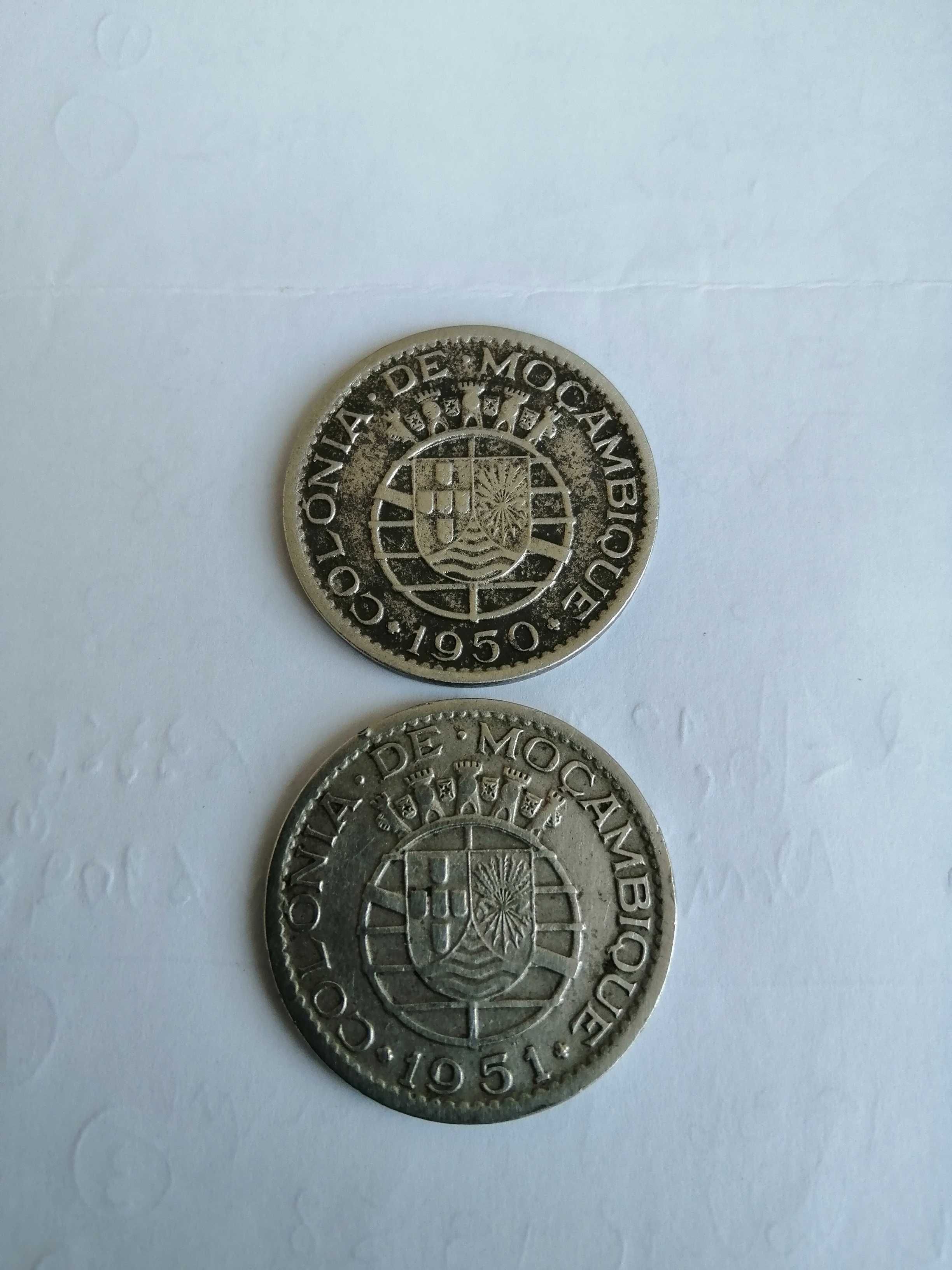 2 moedas de 1 escudo de 1950, e 1951. Moçambique, em alpaca.