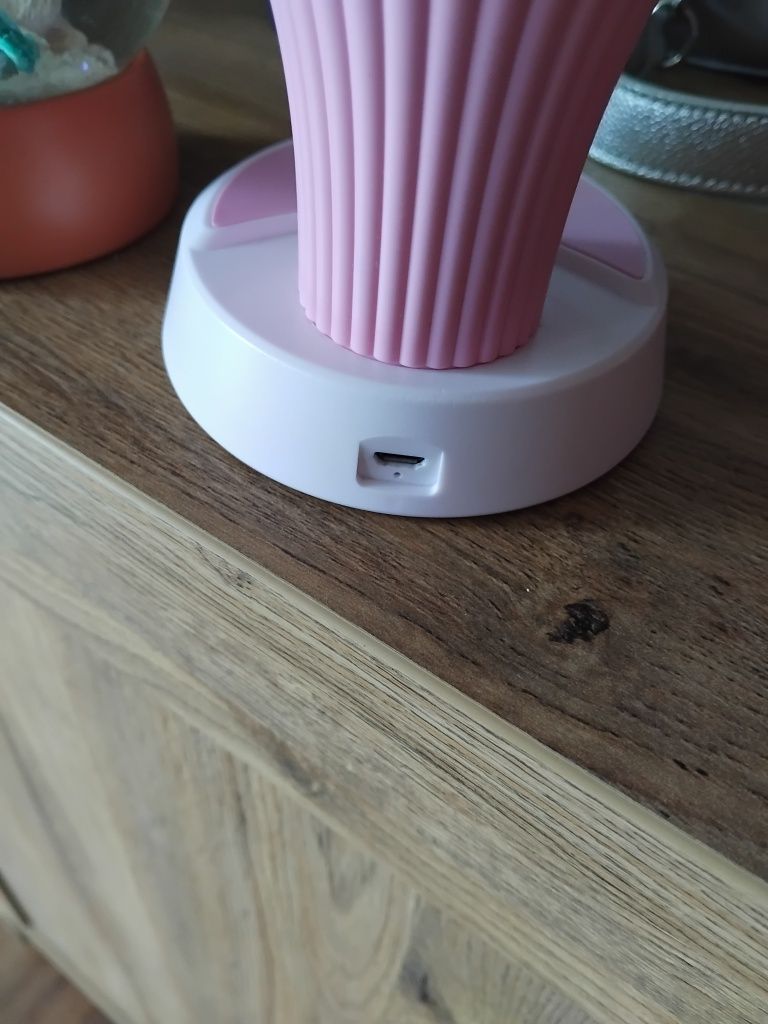 Lampka led oraz kula sniezna