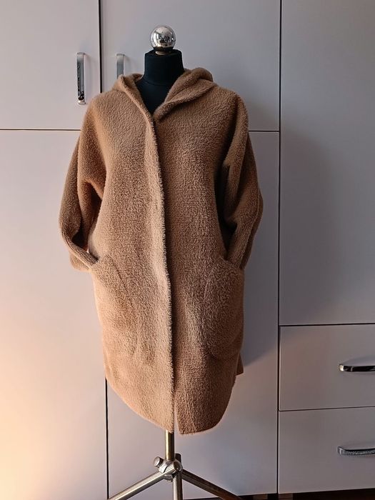 Plasz Alpaka z kapturem