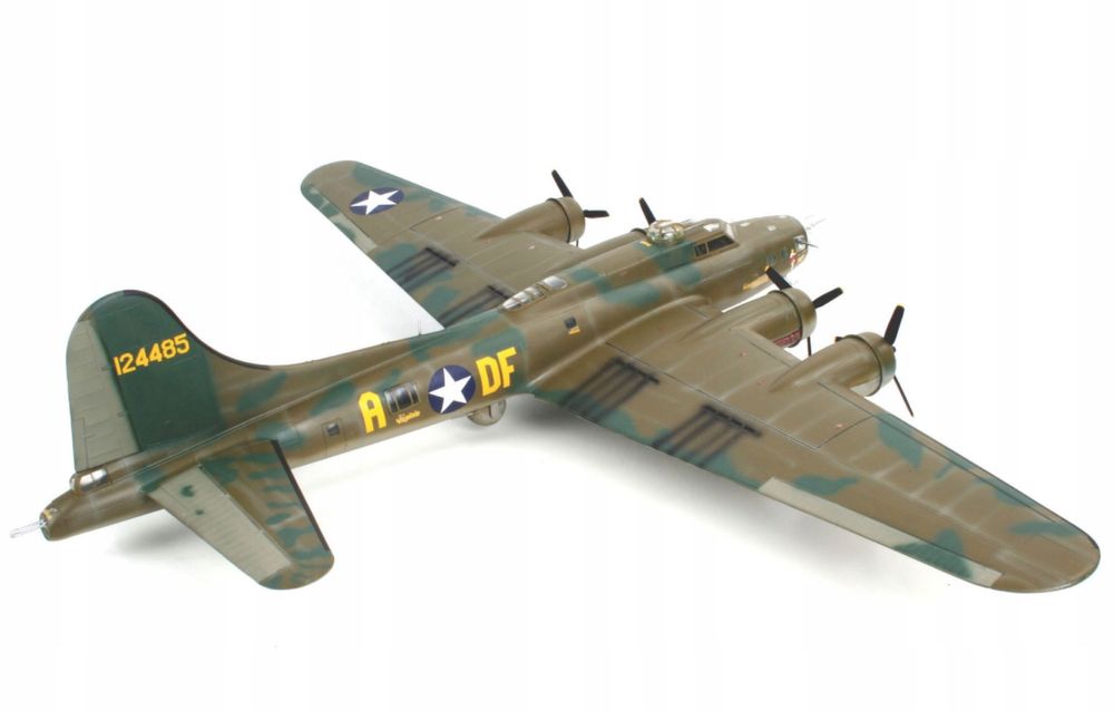 SAMOLOT 1/48 Revell 04297 model B-17F MEMPHIS BELLE