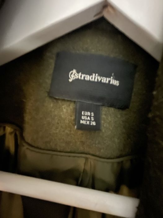 Ciemnozielony / oliwkowy wełniany płaszcz zimowy damski Stradivarius S