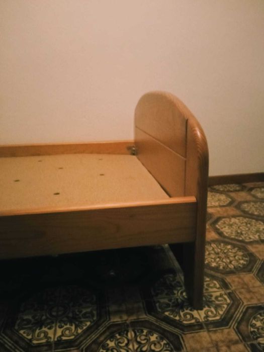 Cama solteiro pinho mel 190x90cm (sem colchão