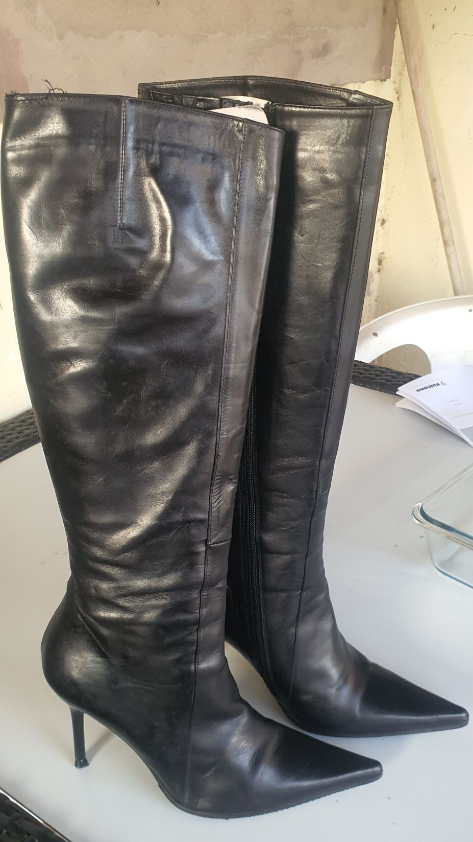Botas de cano alto em pele