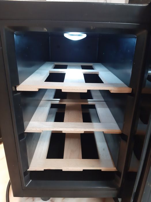 Arca de vinhos Vinoteca INFINITON WCL 6B