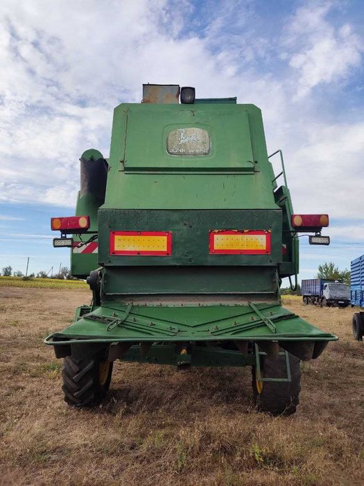 Комбайн John Deere 2254 HillMaster з жаткою Flex 920