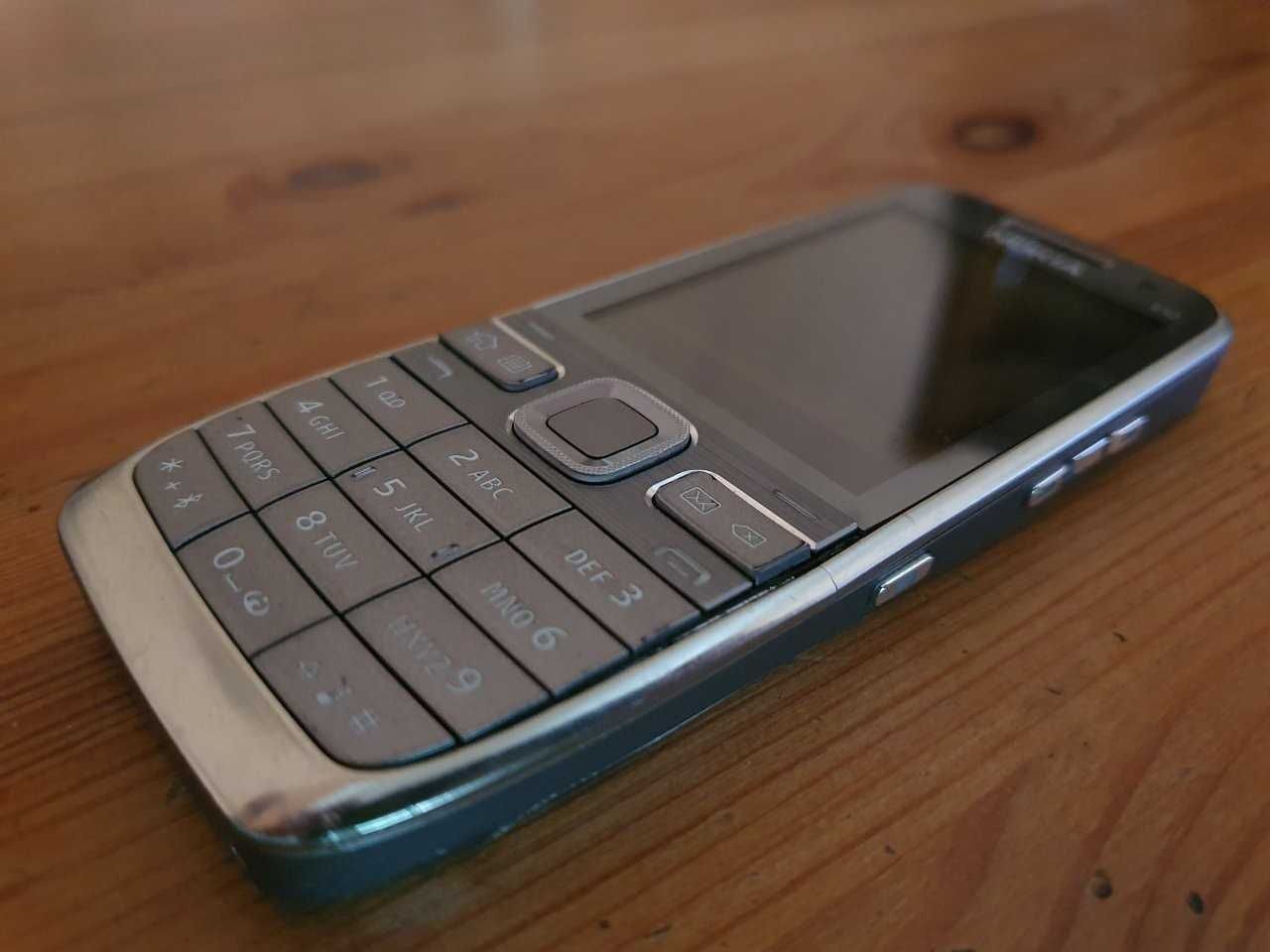 Nokia E52 PL z aktywnym Field Test Mode/diagnostyka sieci GSM/UMTS
