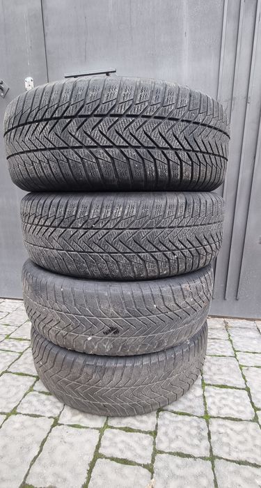 Резина зимова 235/65/17