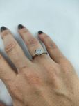Złoty pierścionek(białe złoto) z diamentami(10 brylantów)tot. 0,35 ct.