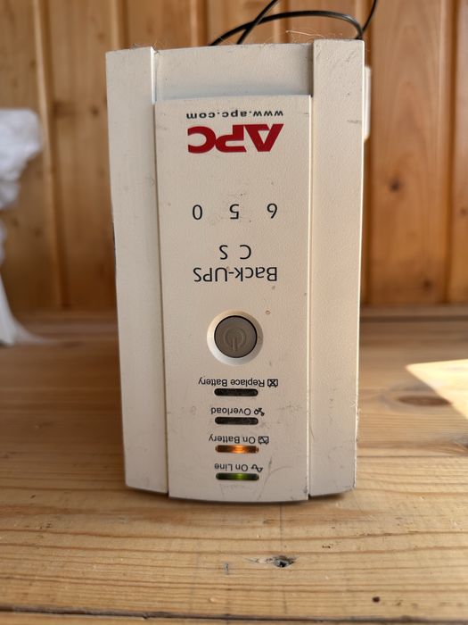 Джерело безперебійного живлення APC 650