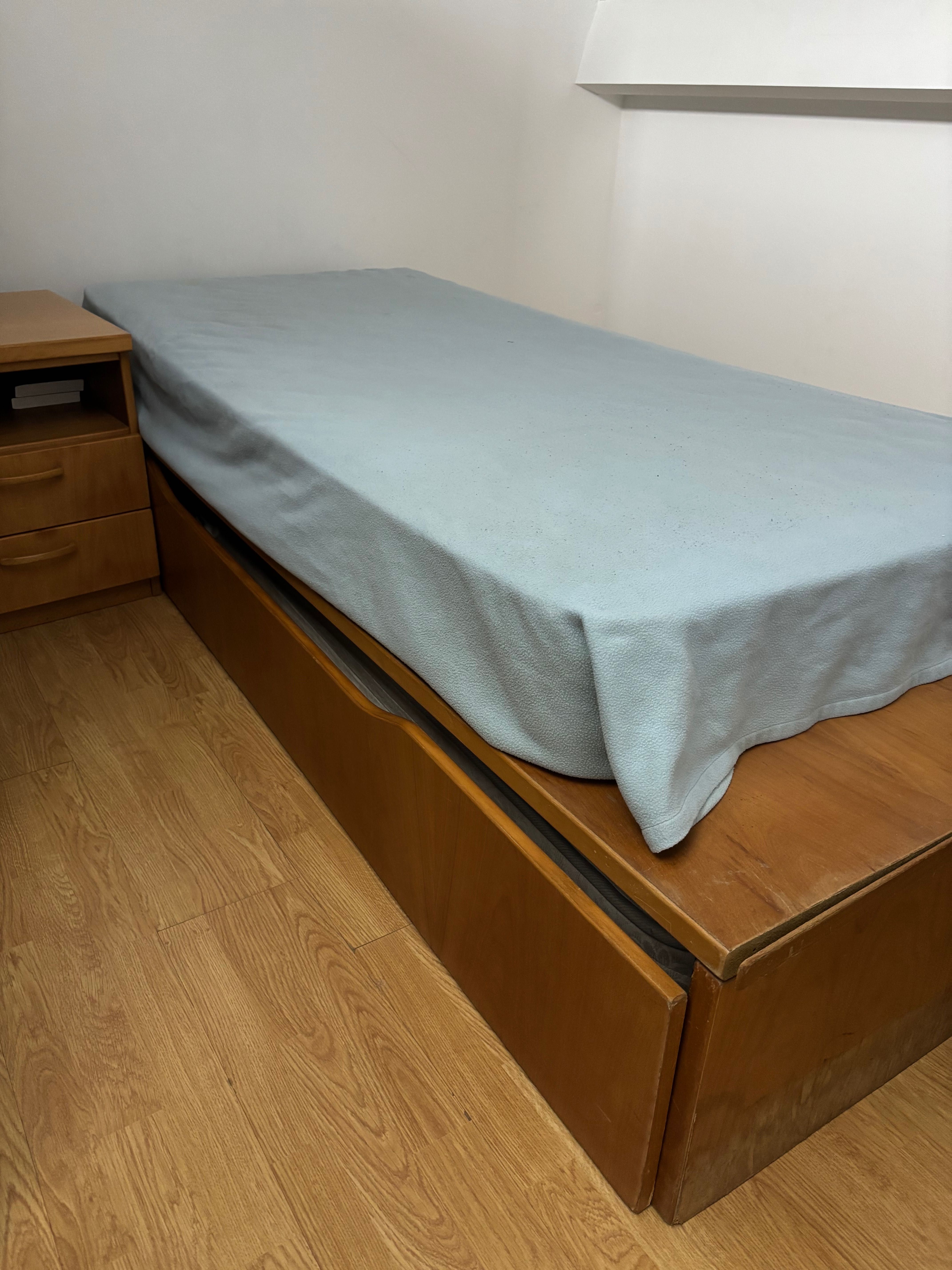 CAMA DUPLA com oferta da mesa de cabeceira