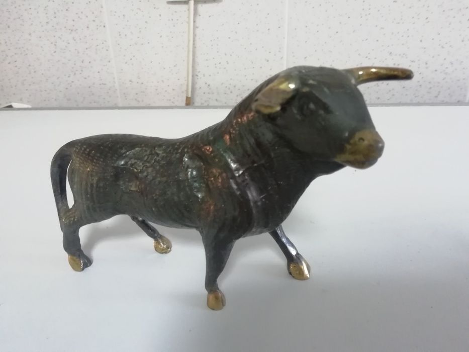 Touro  em  bronse
