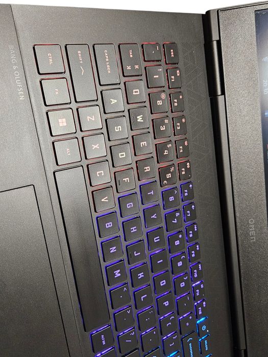 Laptop gamingowy HP Omen RTX 4050 i5 13th 1000GB SSD 16GB RAM