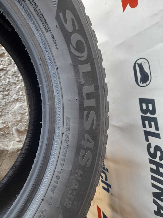 Зимові шини 225/55 R17 Kumho solus 4s ha32 2022 рік