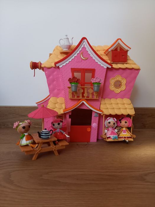 Domek Lalaoopsy z lalkami