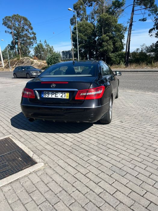 Mercedes Benz Coupé E 220 CDI em muito bom estado com todos os extr