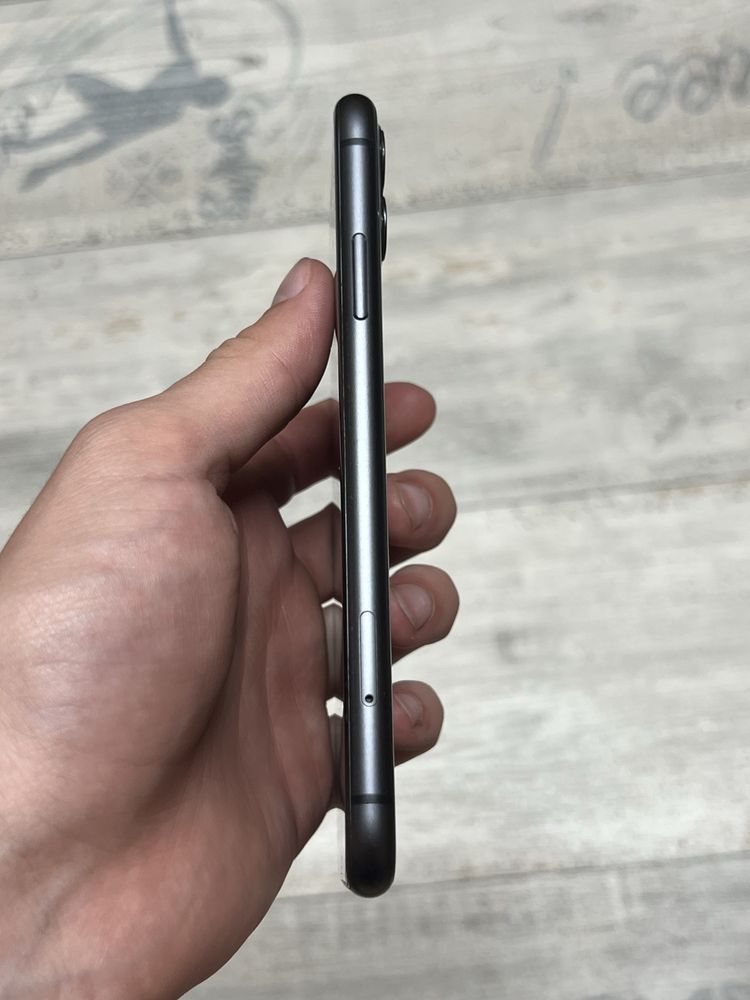 IPhone 11, в хорошем состоянии