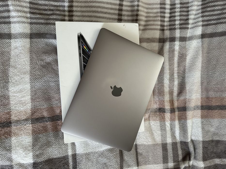 MacBook Pro 13 гарному стані