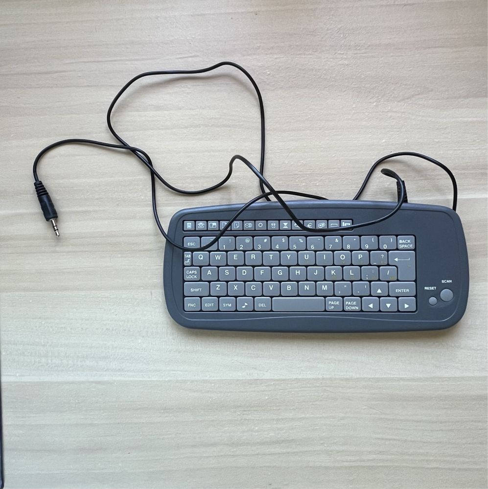 Pequeno teclado portatil.
