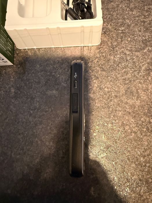 Dyktafon Philips 2050 nowy