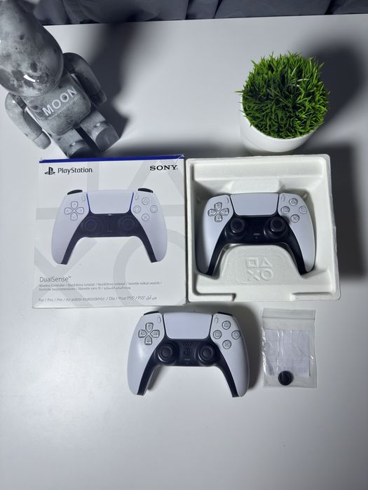 Dwa oryginalne pady ps5 dual sense pad ps5