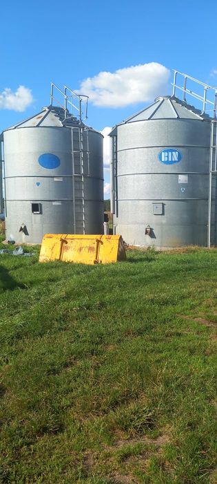 Silos zbożowy bin 60 dwie sztuki