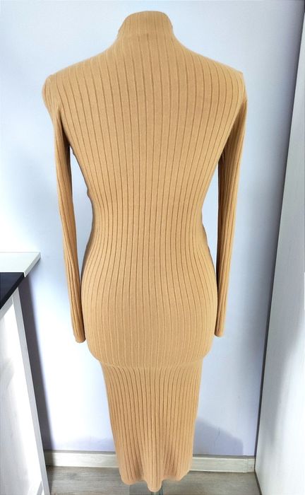 Sukienka z półgolfem