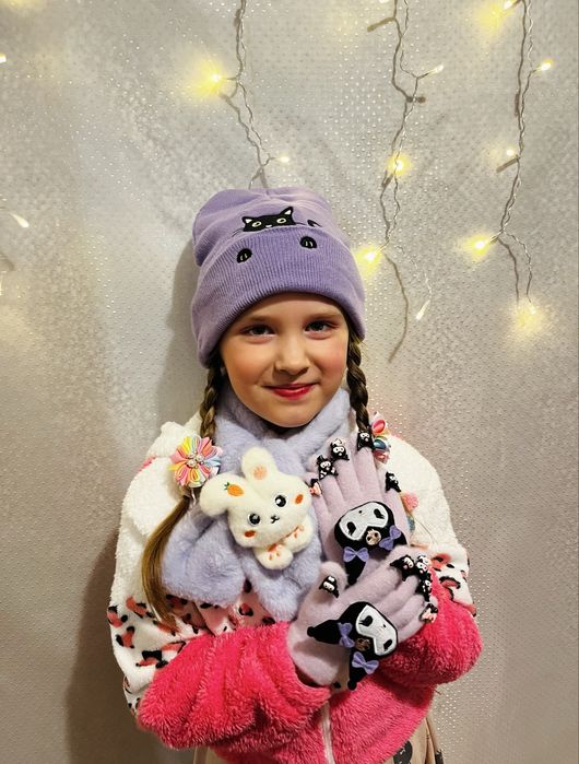 Зимовий набір, шапка з котиком, шарф-іграшка, перчатки з іграшками.