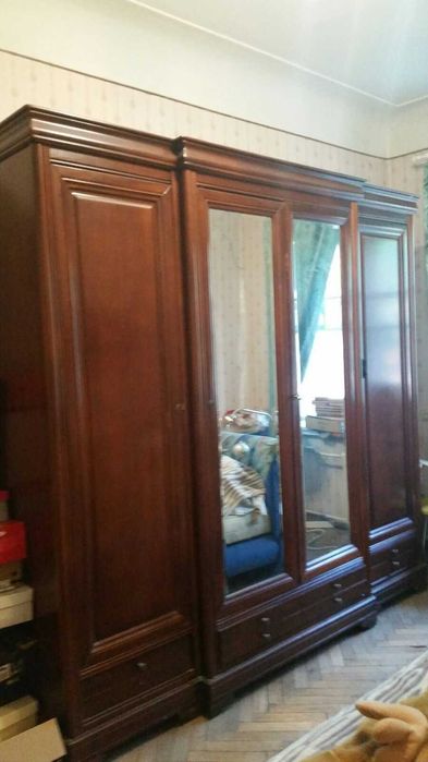 Продається. Румунська шафа Elegance