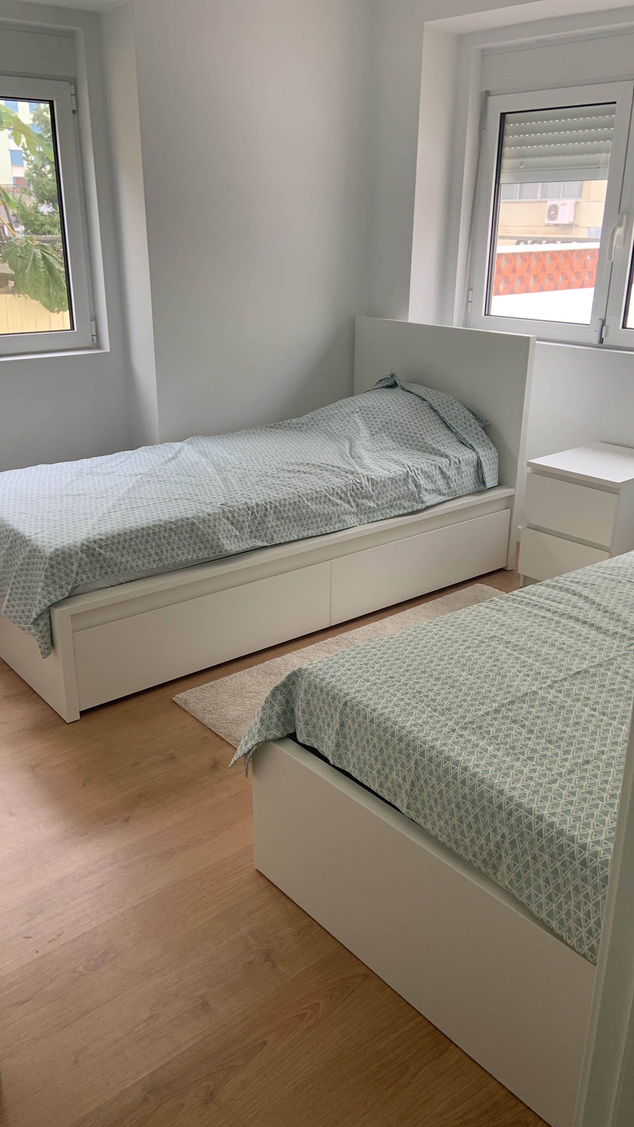 Cama e colchão- Malm IKEA 90x200cm