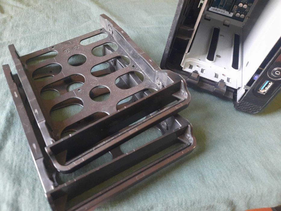 Сетевое хранилище NAS двухдисковый Zyxel NSA 325 V2