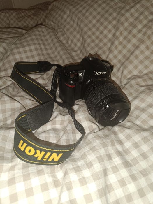 Nikon D90 z obiektywem + torba
