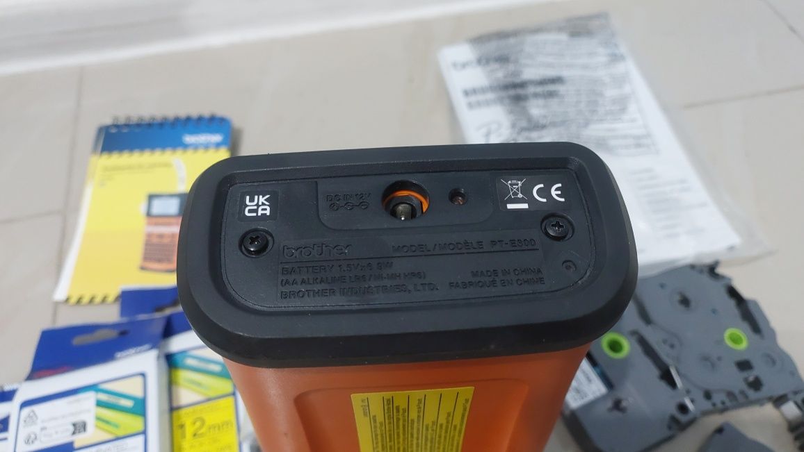 Принтер наклеек Brother  PT-E300VP